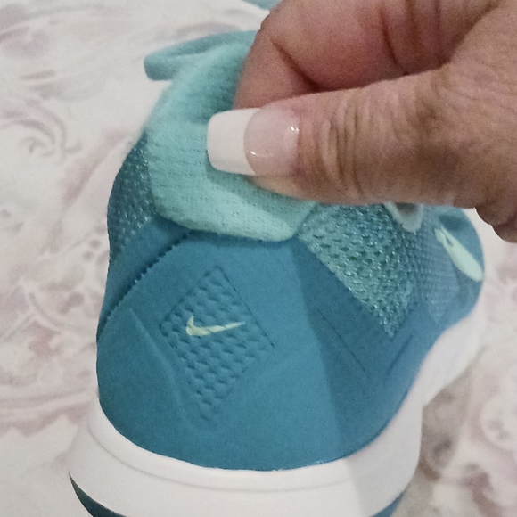 Nike womens running shoes 👟 - Picture 2 of 4